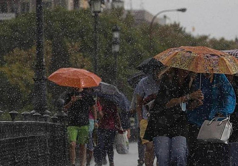 Radical cambio de tiempo en Andalucía: avisos por nieve, frío, lluvia y viento.