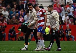 Sergio Ruiz se retira cargado.