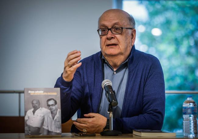 Álvaro Salvador presentó 'Los trabajos del outsider' en sala Zaida.