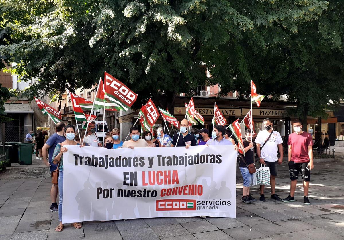 Una protesta de CCOO en Granada.