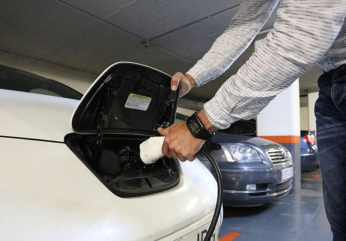 Estos son los 10 bulos más comunes sobre los coches eléctricos.