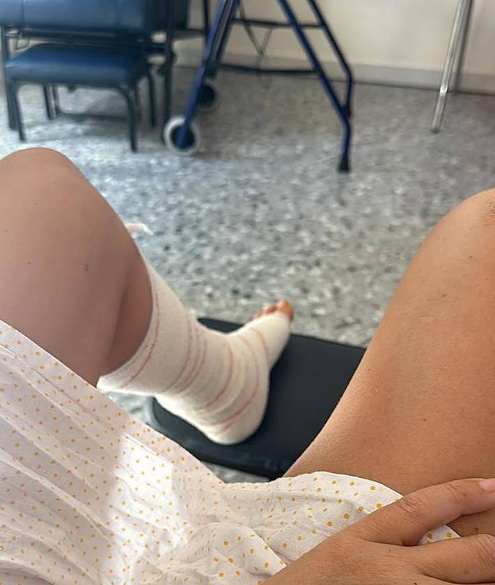 Imagen secundaria 2 - Imagen de los helicópteros, de la zona donde tuvo lugar el suceso y de Daniela en el hospital.