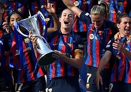 Alexia. El Barcelona cuenta con la doble Balón de Oro, que ha jugado cuatro finales de Champions con el plantel azulgrana, de las que ha ganado dos.