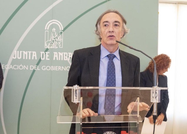 El delegado de Salud y Consumo de la Junta en Granada, Indalecio Sánchez-Montesinos.
