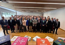 Foto de familia de la Jornada: Caja Rural de Jaén, Mirando al Futuro.