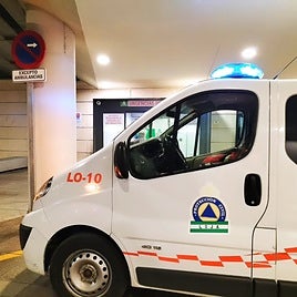 El vehículo de Protección Civil de Loja en el que se hizo el traslado