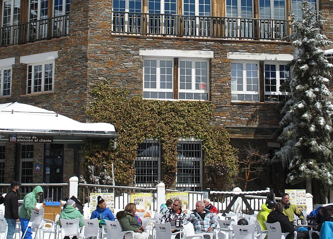 Edificio de oficinas de Cetursa que se convertirá en un hotel.