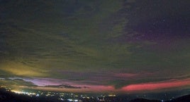 Almería vive una aurora boreal: el extraordinario fenómeno astronómico que ha iluminado el cielo