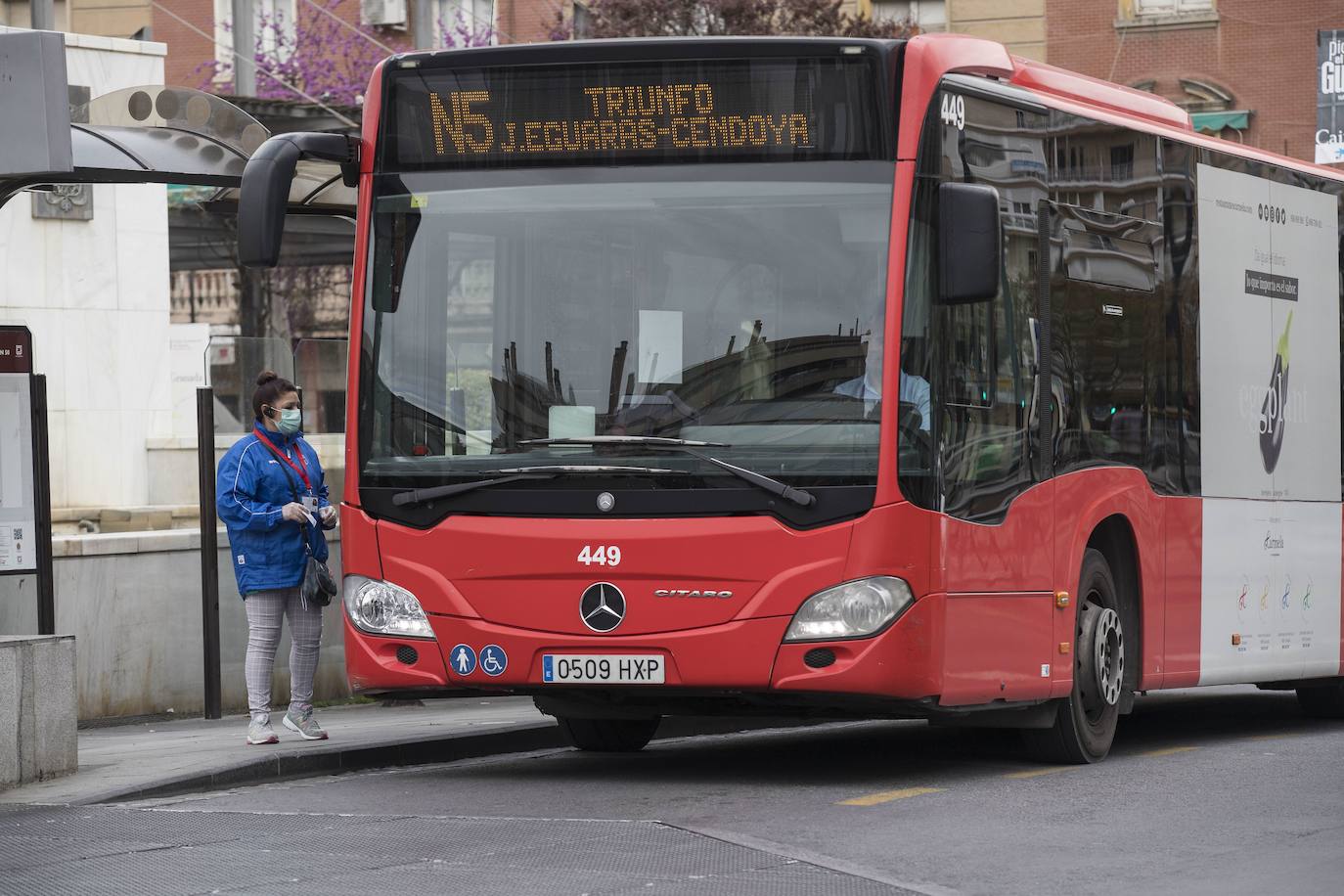 Autobus urbano en Granada.
