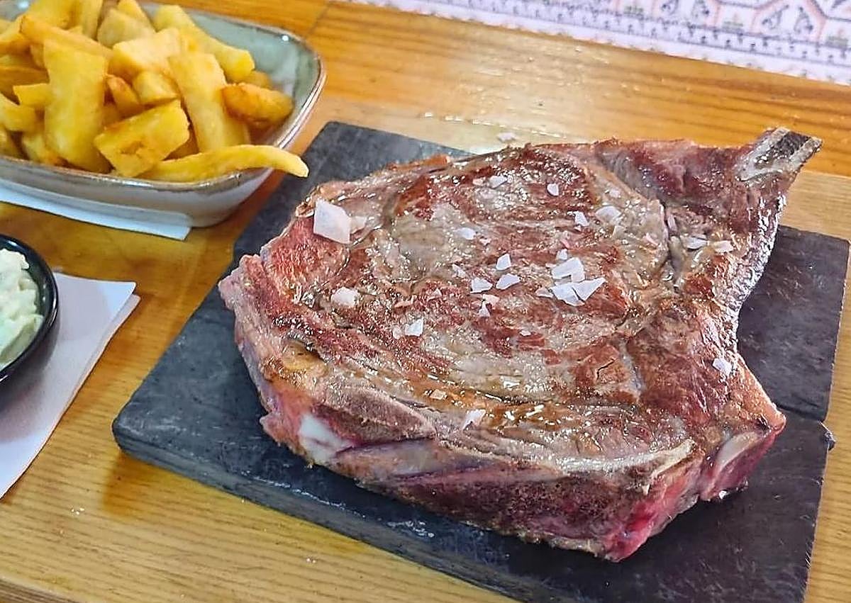 Imagen secundaria 1 - Comprarán una pizzería histórica de Granada para evitar su adiós: «Es el lugar perfecto»