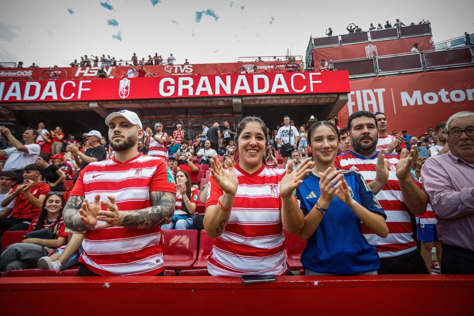 Encuéntrate en la grada en el partido entre Granada y Real Madrid