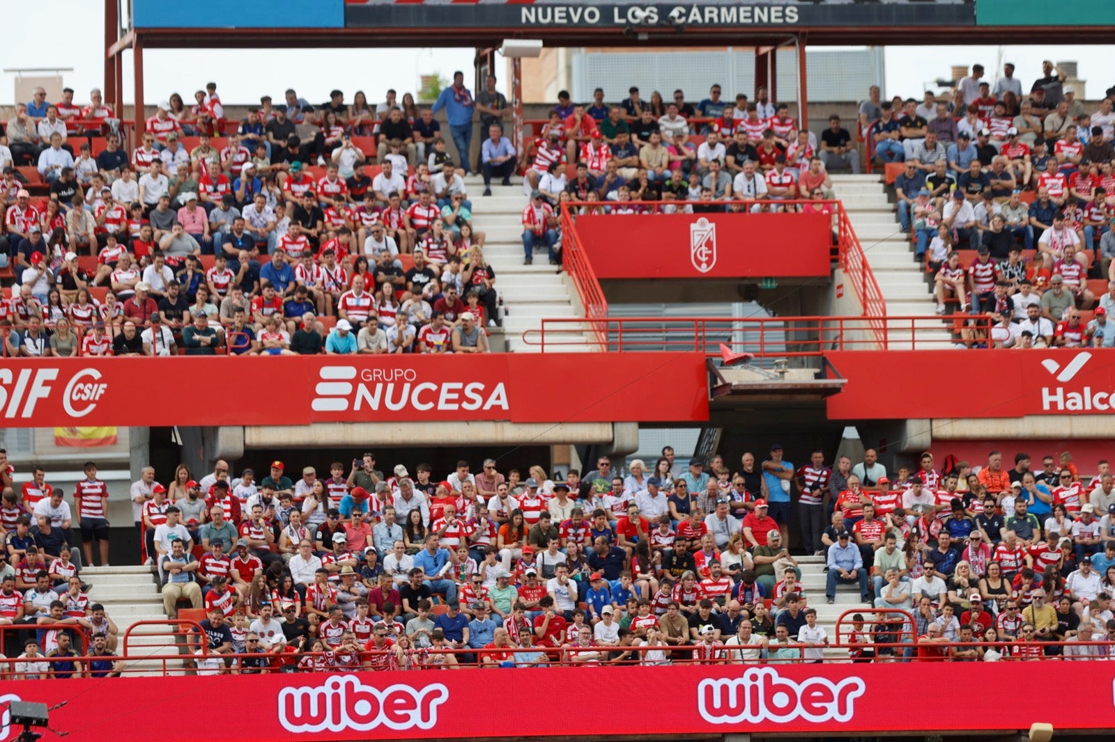 Encuéntrate en la grada en el partido entre Granada y Real Madrid