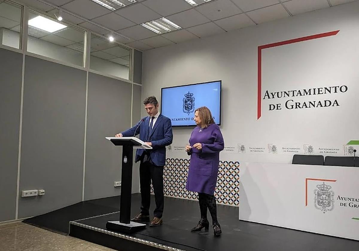 Jorge Saavedra y Rosario Pallarés en rueda de prensa.