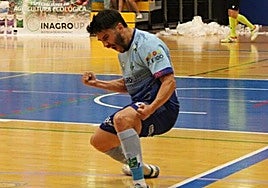 Beto celebra el empate tras asistir a Peña.