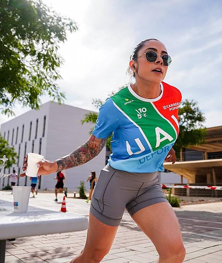 Imagen secundaria 2 - Distintos momentos de la carrera.