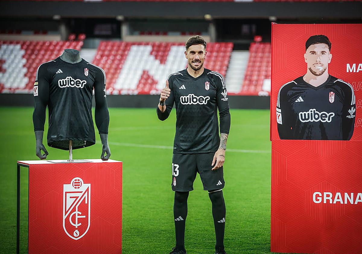 Marc Martínez, en su presentación con el Granada.