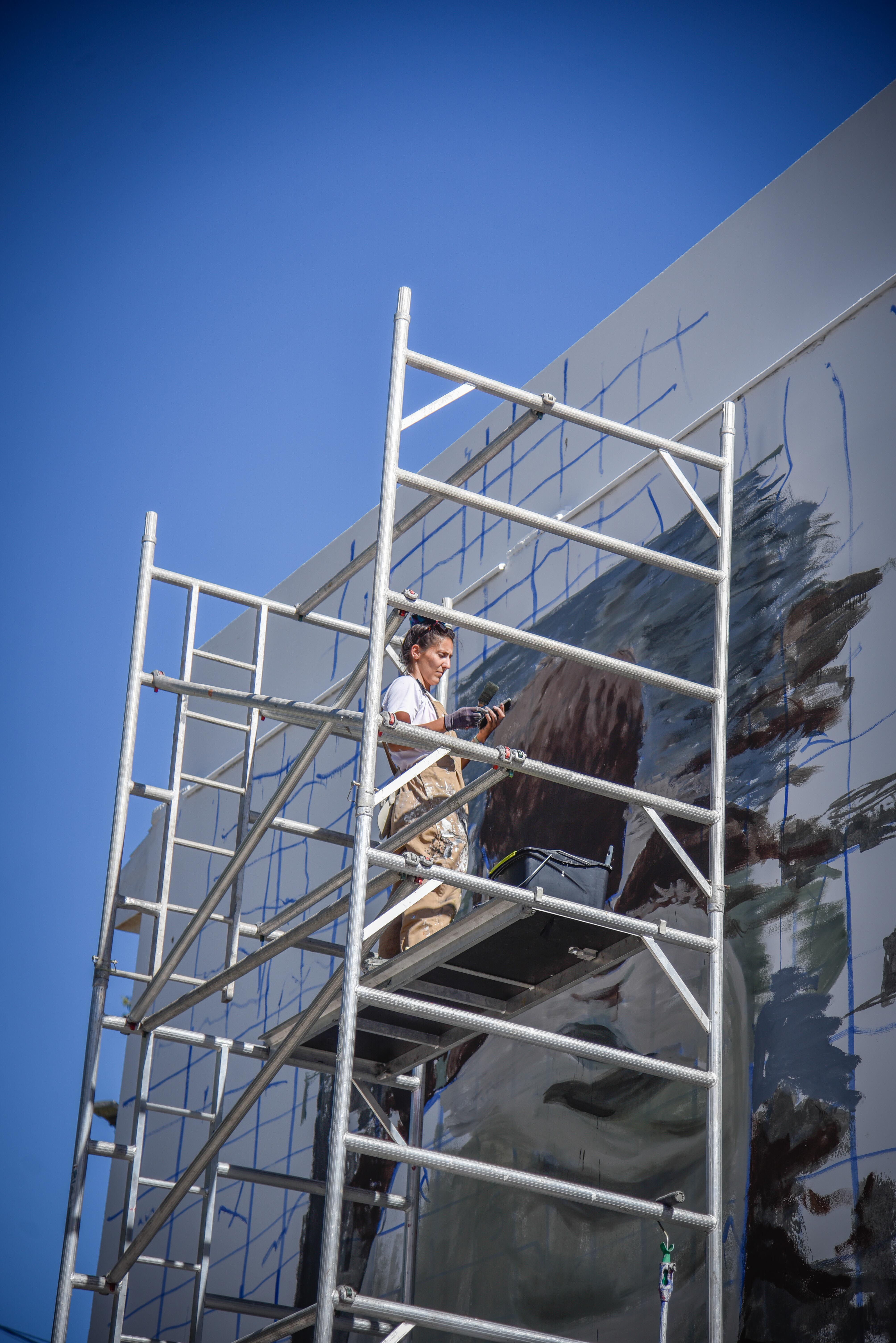 Salobreña inundada de grafitis artísticos, en imágenes