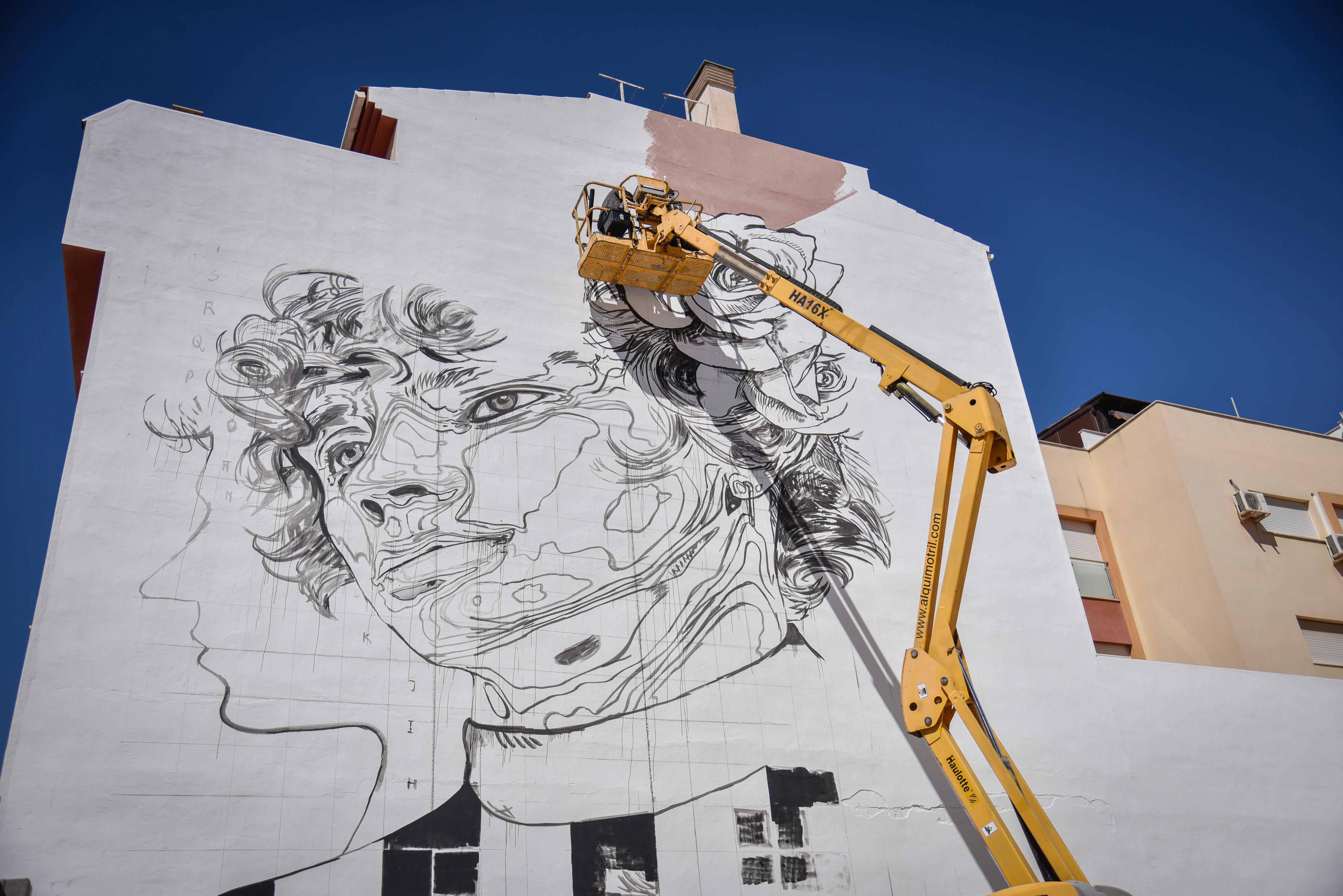 Salobreña inundada de grafitis artísticos, en imágenes