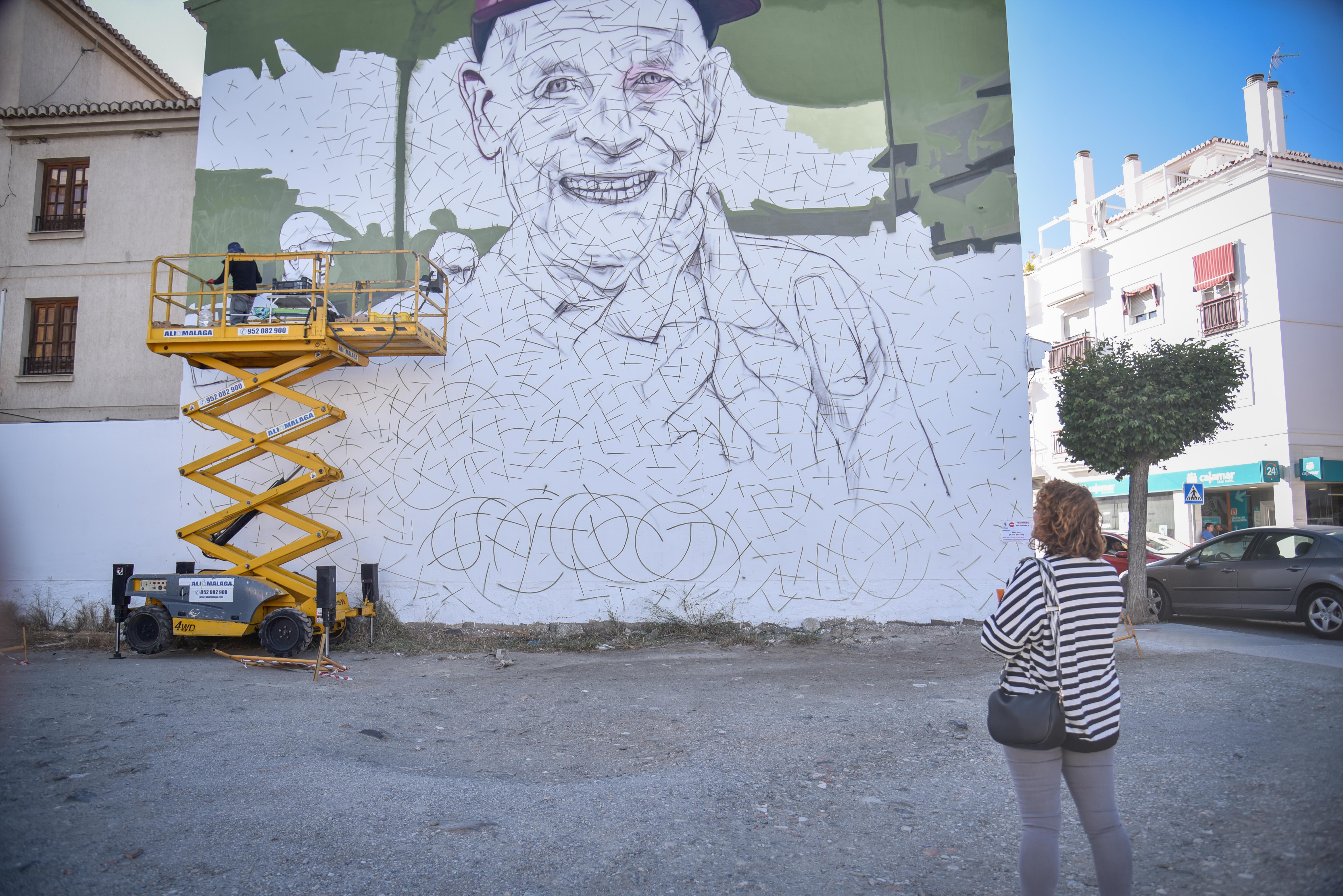 Salobreña inundada de grafitis artísticos, en imágenes