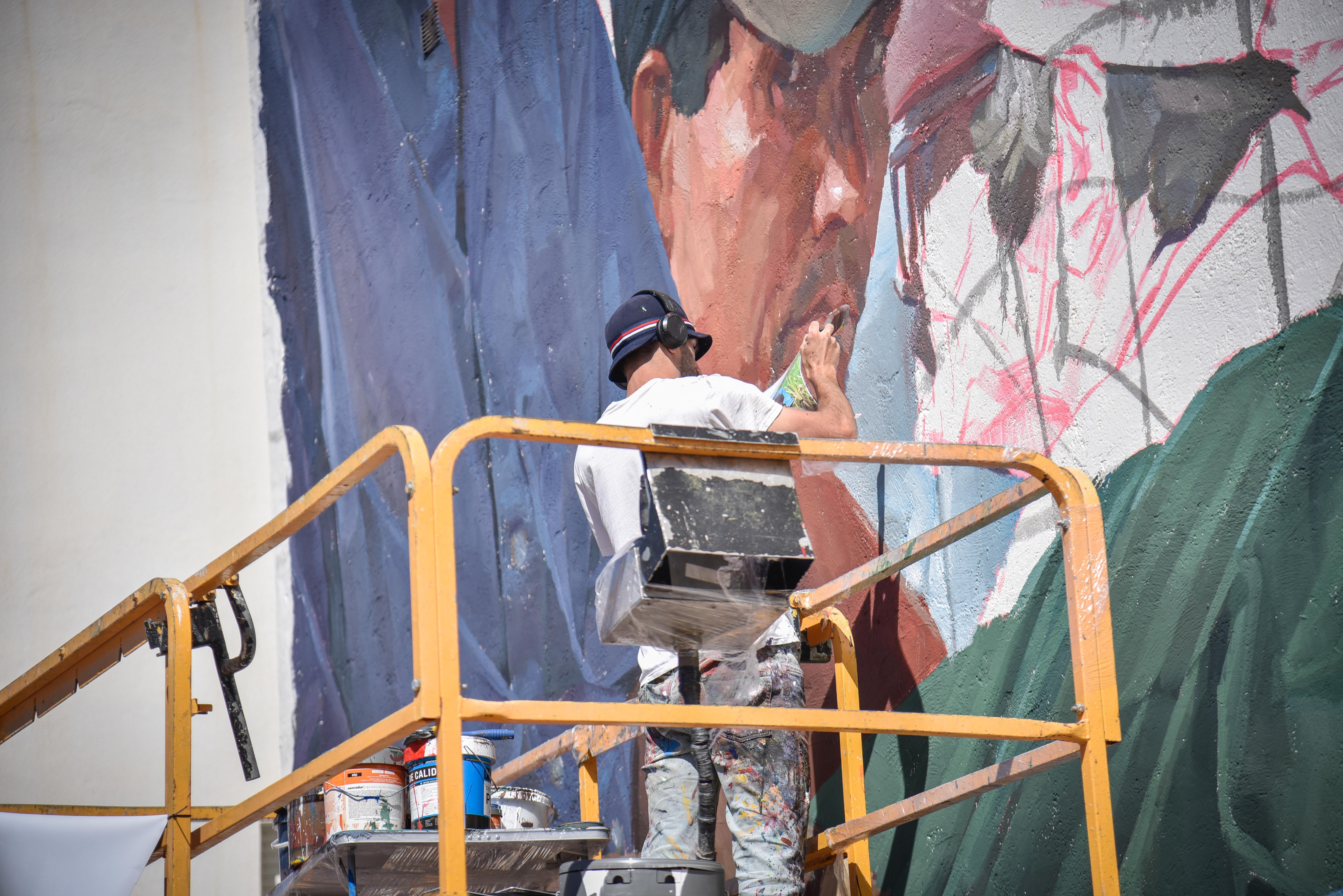 Salobreña inundada de grafitis artísticos, en imágenes