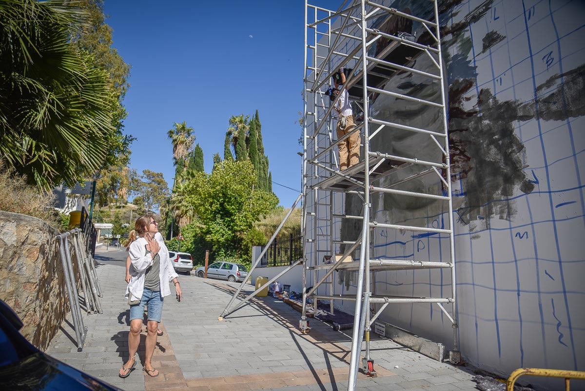 Salobreña inundada de grafitis artísticos, en imágenes