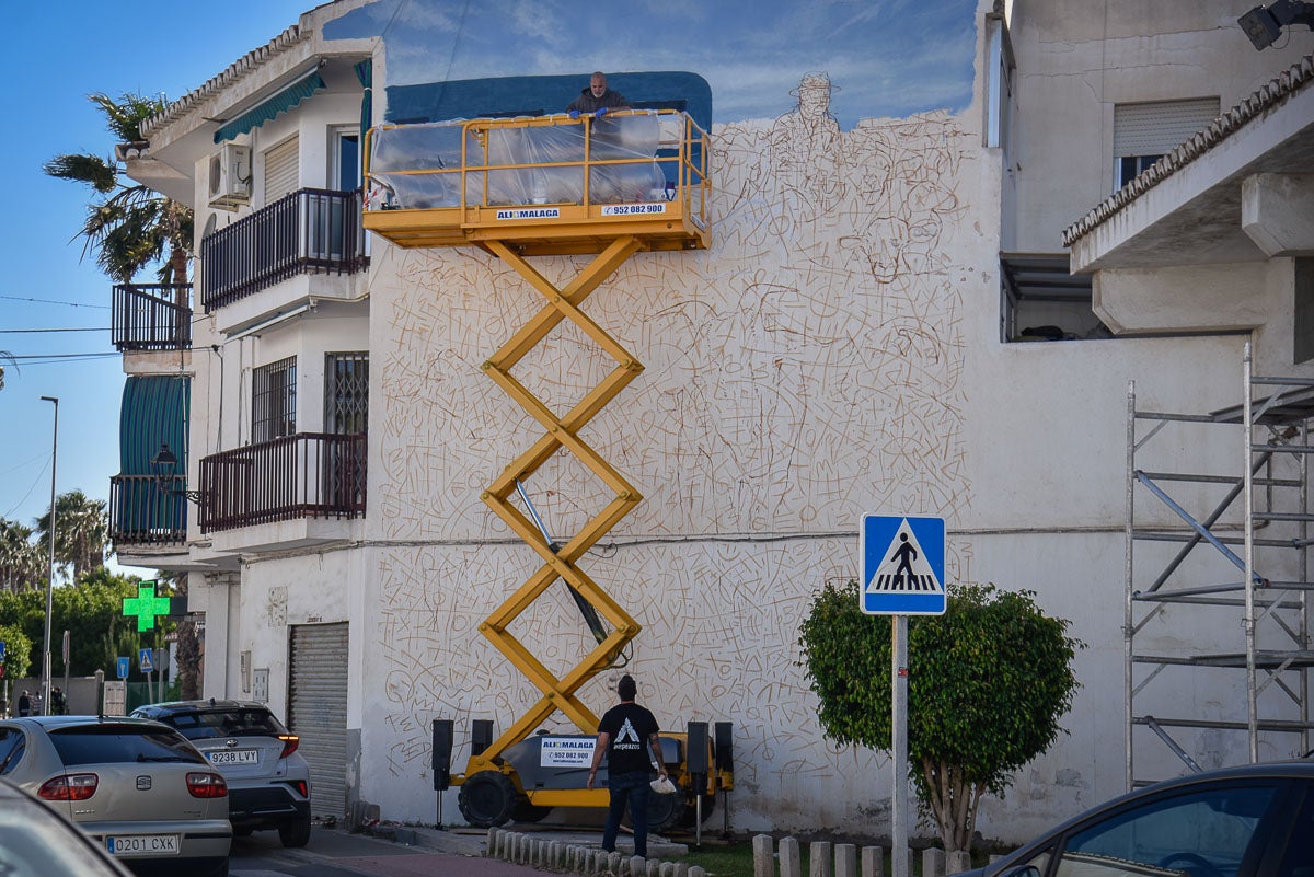 Salobreña inundada de grafitis artísticos, en imágenes