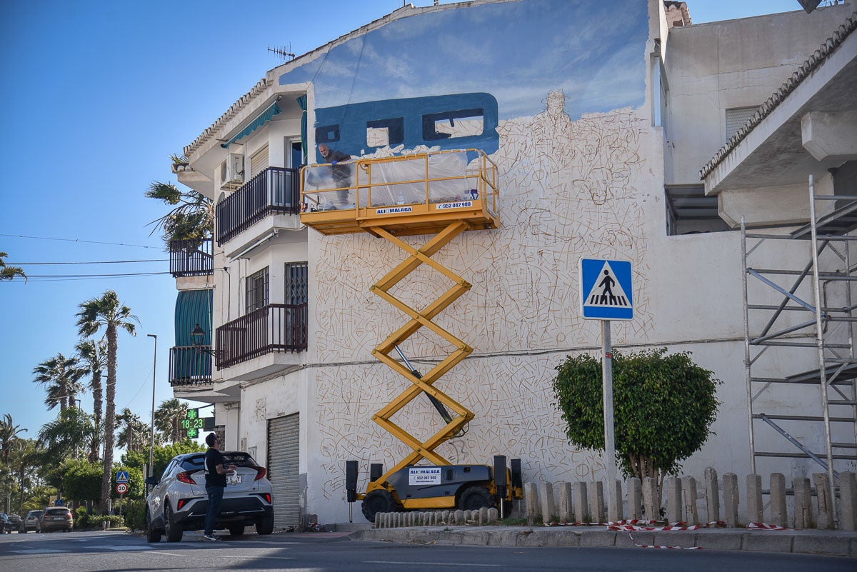 Salobreña inundada de grafitis artísticos, en imágenes