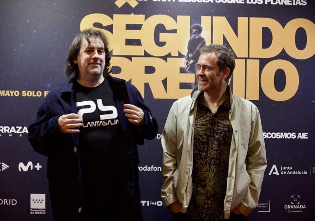 Isaki Lacuesta, con camiseta de Planta Baja, y Pol Rodríguez, en el preestreno de Granada.