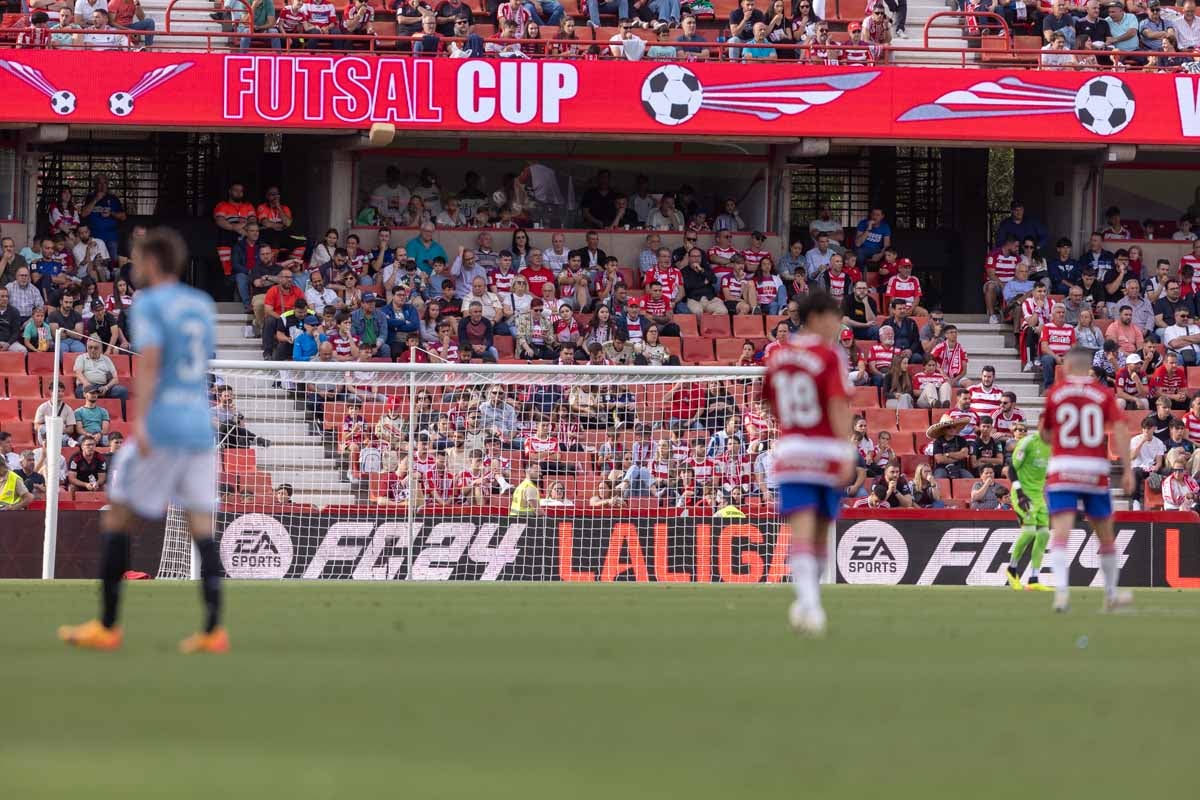 Encuéntrate en la grada en el partido entre Granada y Celta