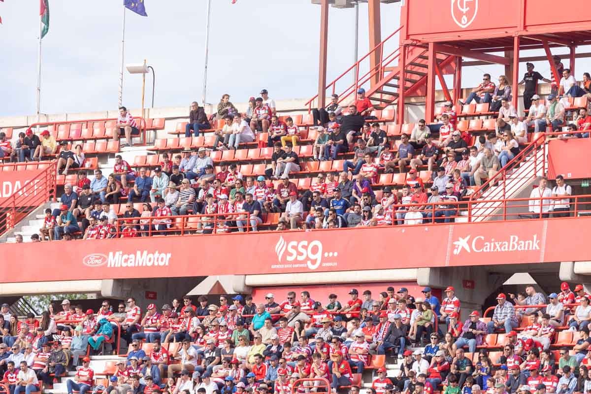 Encuéntrate en la grada en el partido entre Granada y Celta