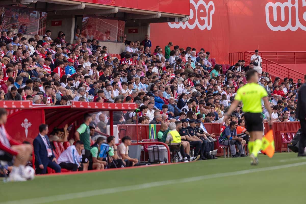 Encuéntrate en la grada en el partido entre Granada y Celta