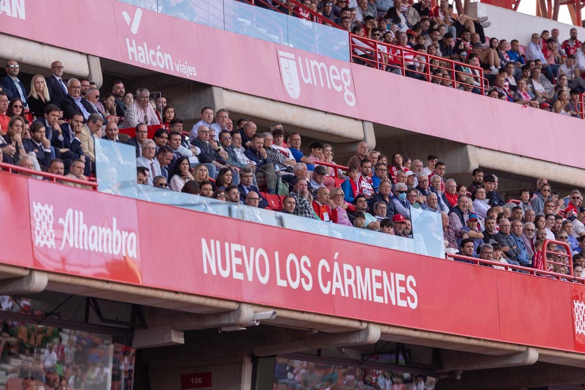 Encuéntrate en la grada en el partido entre Granada y Celta