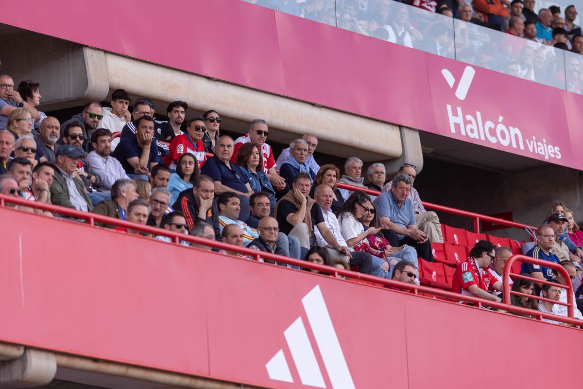 Encuéntrate en la grada en el partido entre Granada y Celta