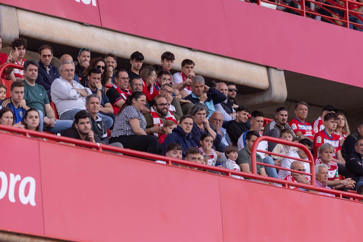 Encuéntrate en la grada en el partido entre Granada y Celta