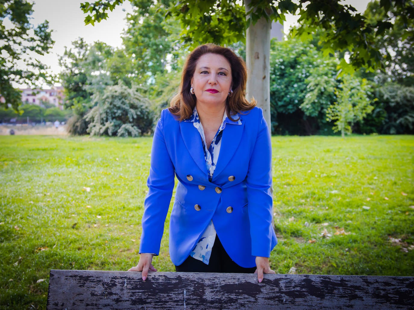 La número dos de la candidatura del PP a las Elecciones Europeas posa para IDEAL en el parque García Lorca.