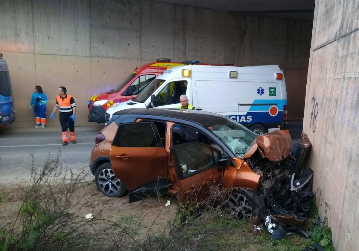 Estado en que quedó el coche tras el accidente.