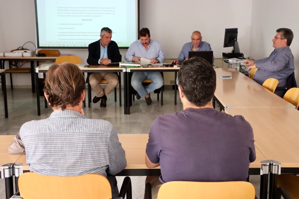 Un momento de la asamblea general de socios de Unicaja Costa de Almería.