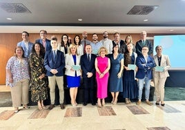 Foto de familia de los premiados.