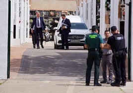 El entierro de los hermanos asesinados en Huétor Tájar ha tenido lugar este jueves en el cementerio de la localidad.