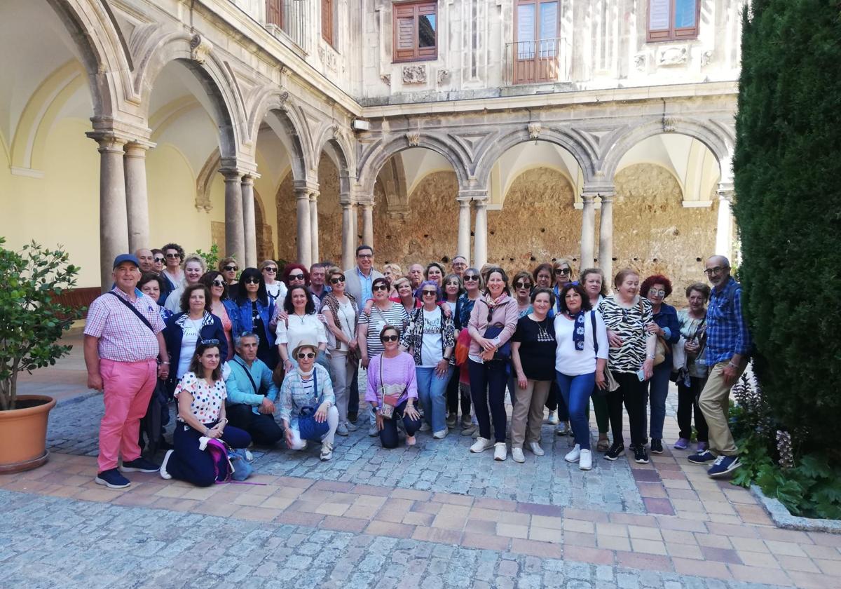 Los grupos de lectura de Zafarraya y Ventas de Zafarraya con el escritor Pablo Peña.