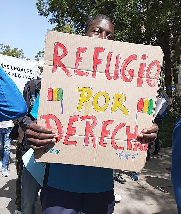 Imagen secundaria 2 - Manifestación en Granada por «un refugio y una acogida dignos»