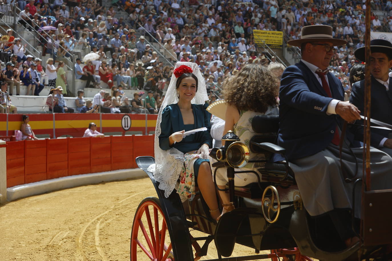 Espectaculares imágenes de los enganches en la plaza de toros de Granada