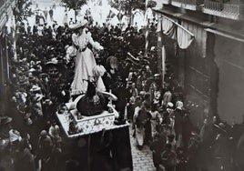 La Tarasca en la calle Príncipe. Corpus 1907.