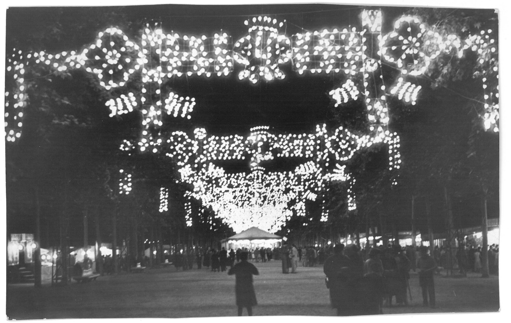 Las imágenes del Corpus pasado: cuando la feria de Granada era en el Salón