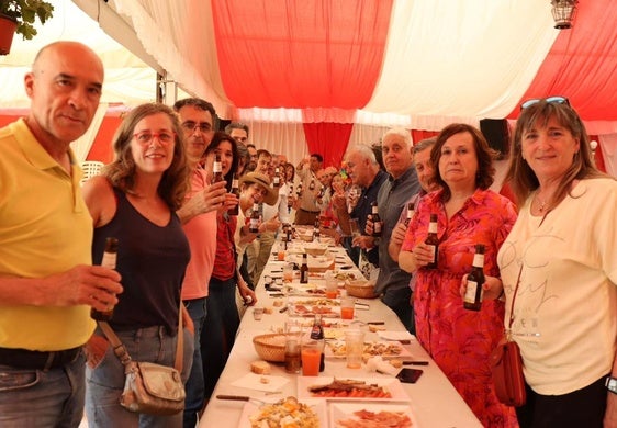 Brindis de los empleados de la prisión en la caseta Silbato.