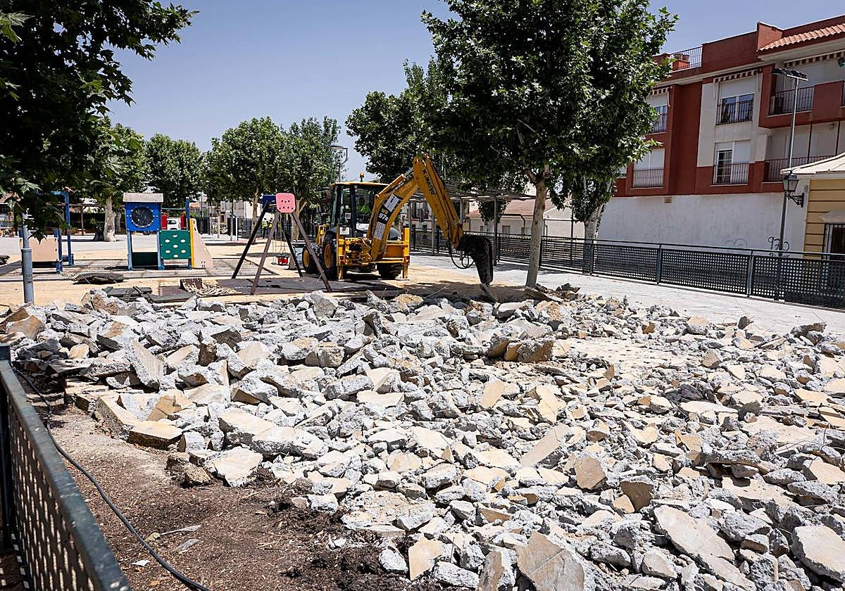 Obras del metro en la plaza Estación de Tranvías de Las Gabias.