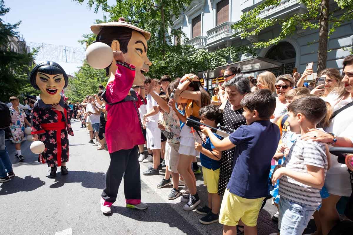 El desfile de la Tarasca de Granada, en imágenes