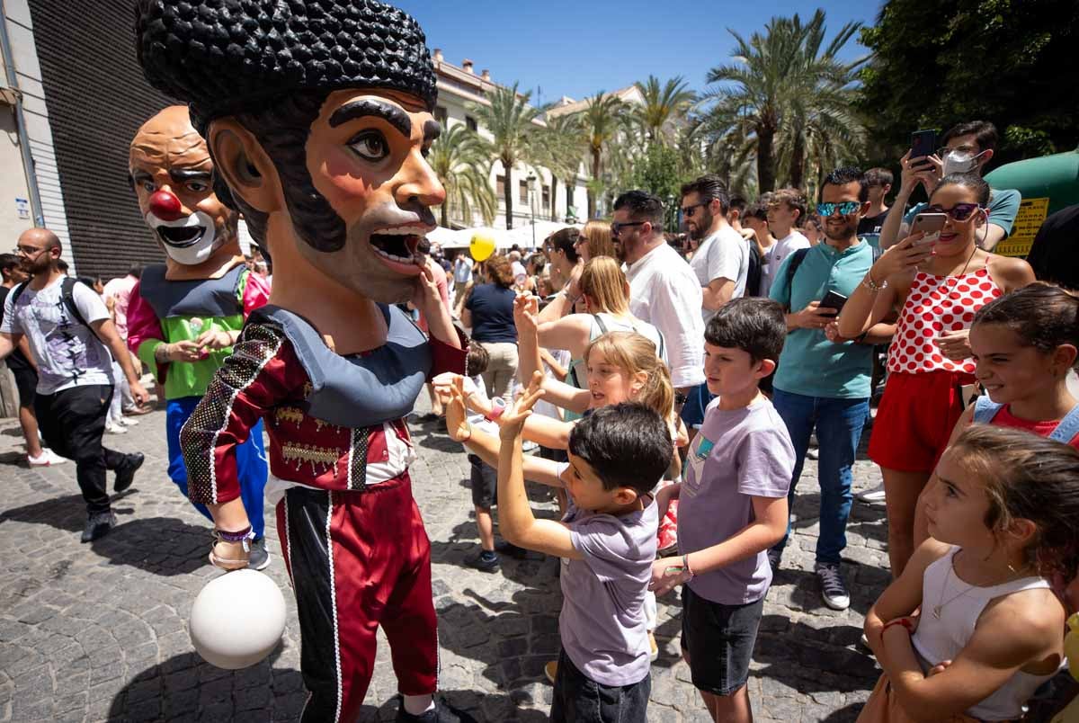 El desfile de la Tarasca de Granada, en imágenes