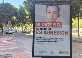 Imagen de la campaña retirada de las calles de Almería tras la polémica.