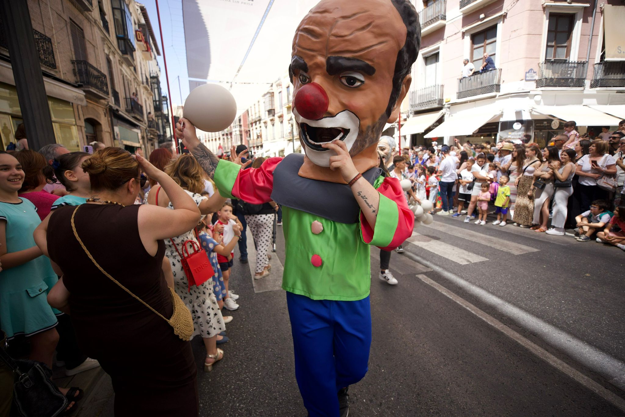 El desfile de la Tarasca de Granada, en imágenes